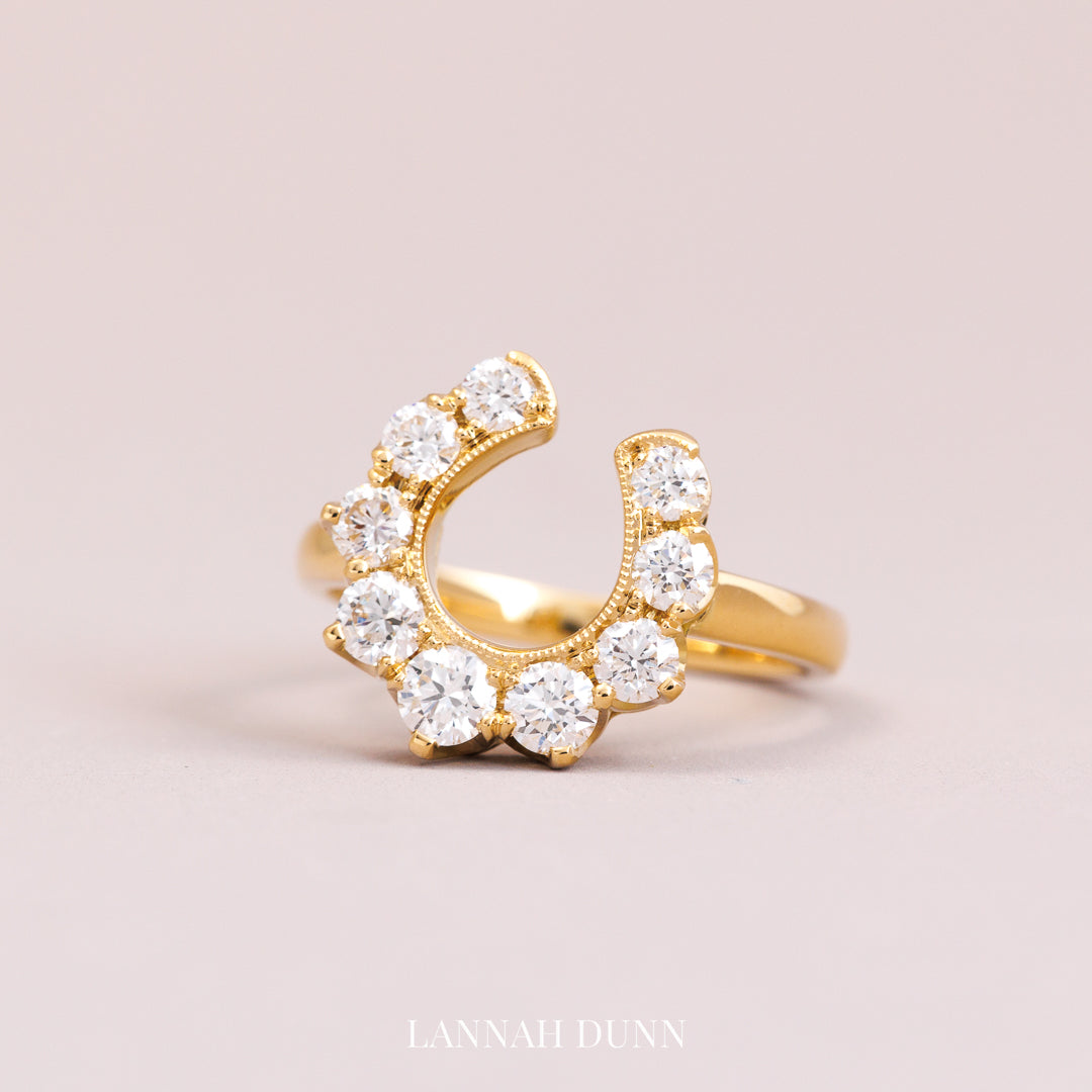 18ct yellow gold LD signature vintage diamond horseshoe ring