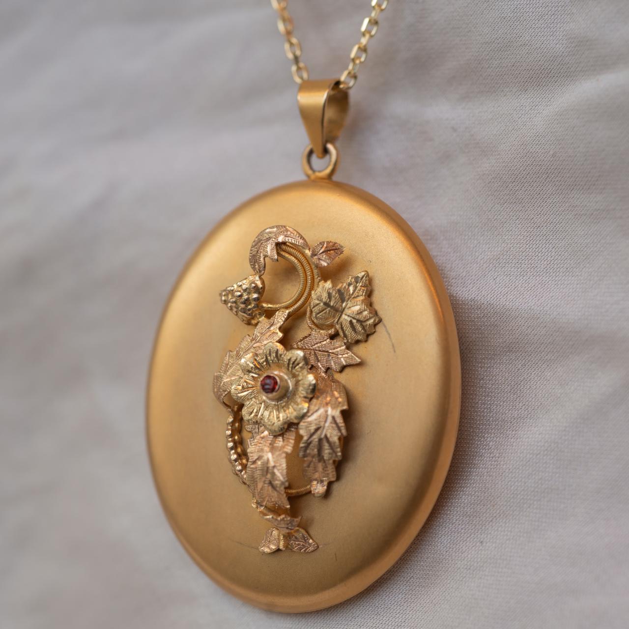 Antique English 9ct large oval locket