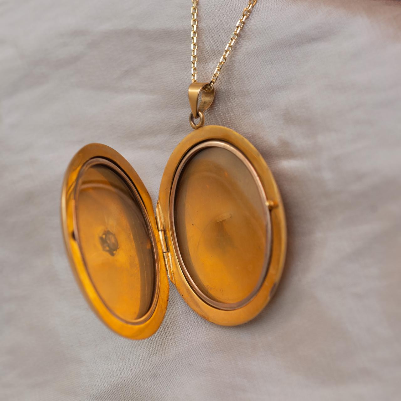 Antique English 9ct large oval locket