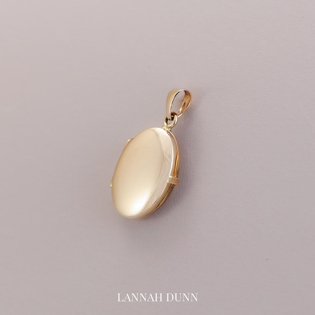 Classic Italian oval locket in 9ct yellow gold