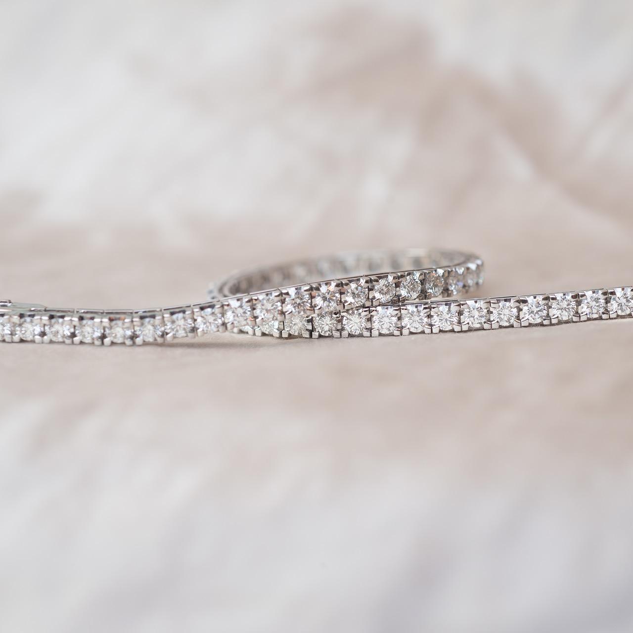 18ct white gold natural diamond line bracelet