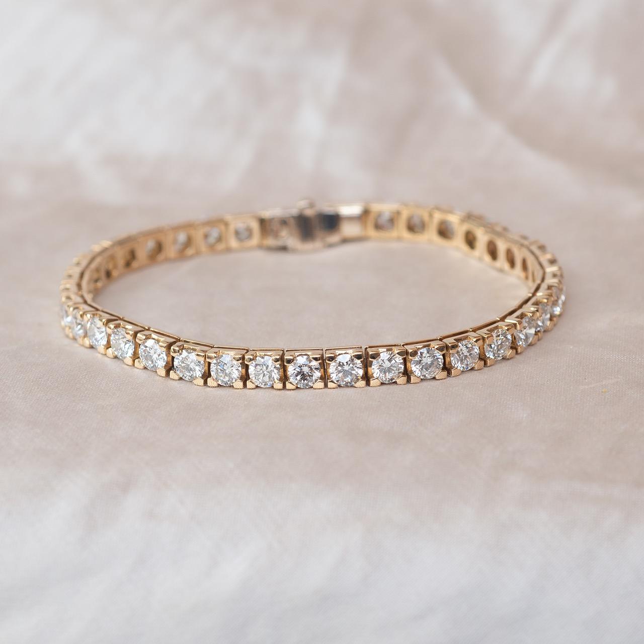 18ct handset natural diamond line bracelet