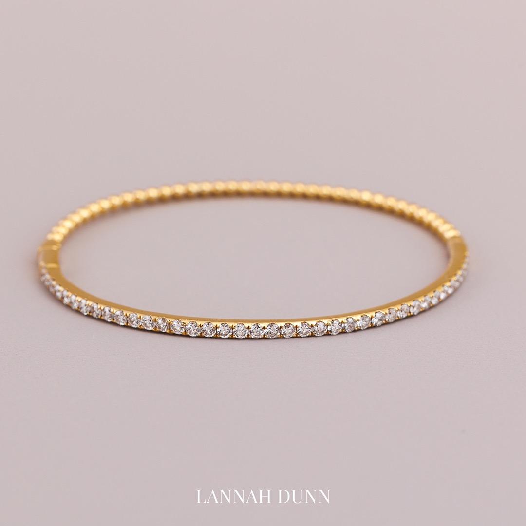 Diamond hinge bangle