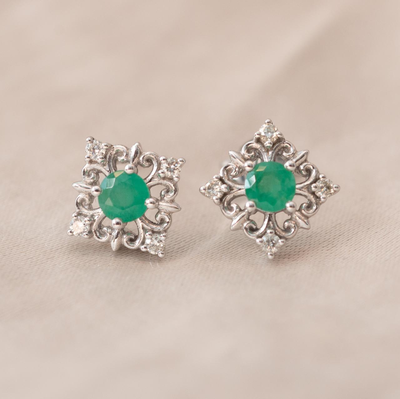 White gold snowflake emerald earrings