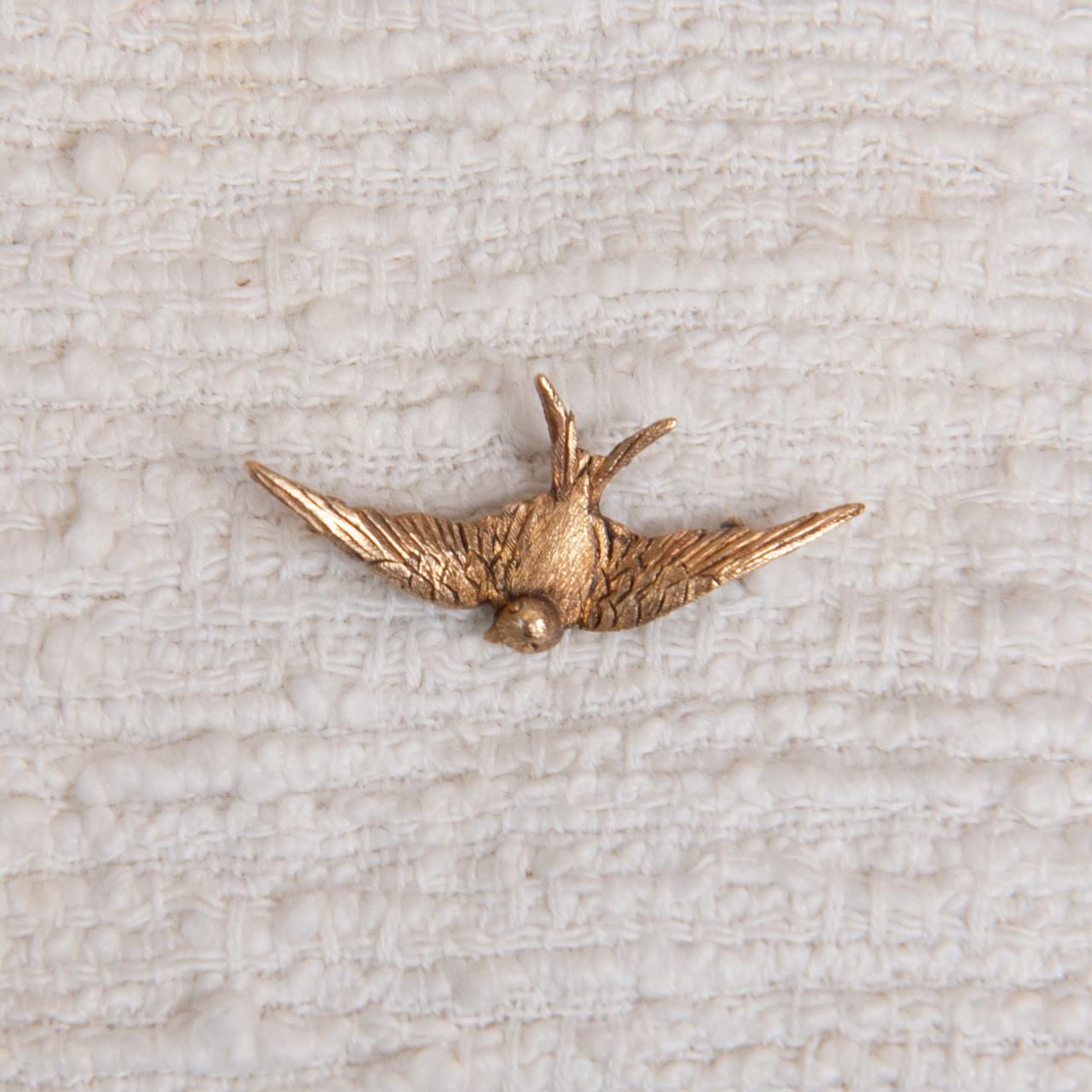 15ct antique swallow brooch