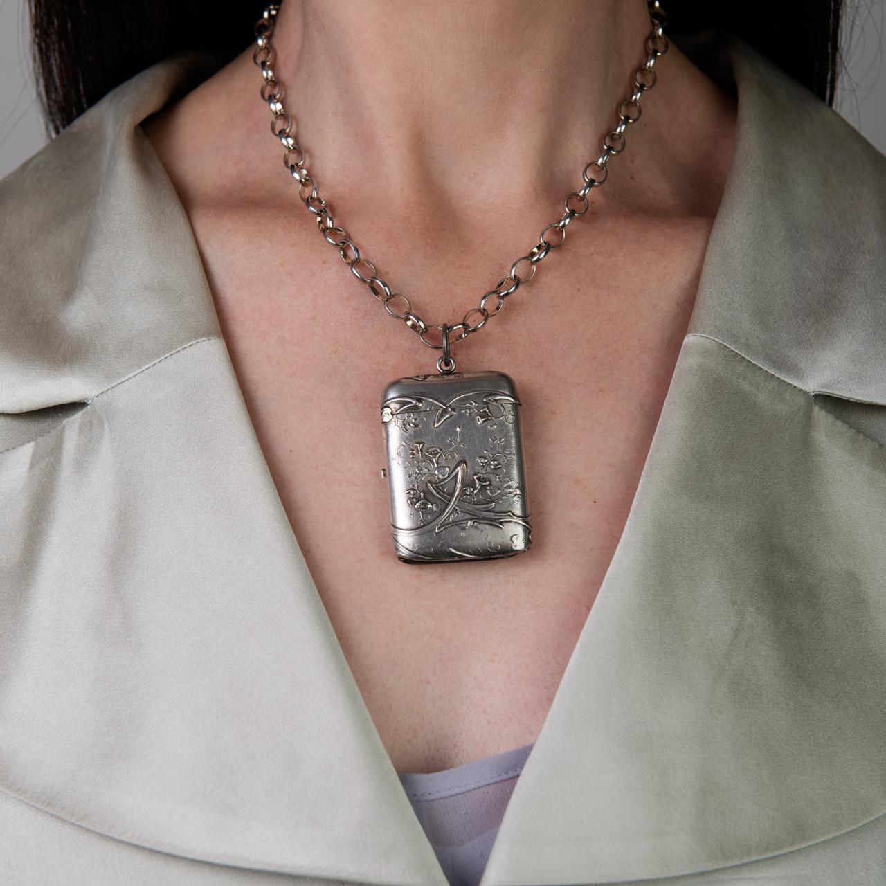 Antique silver vesta case