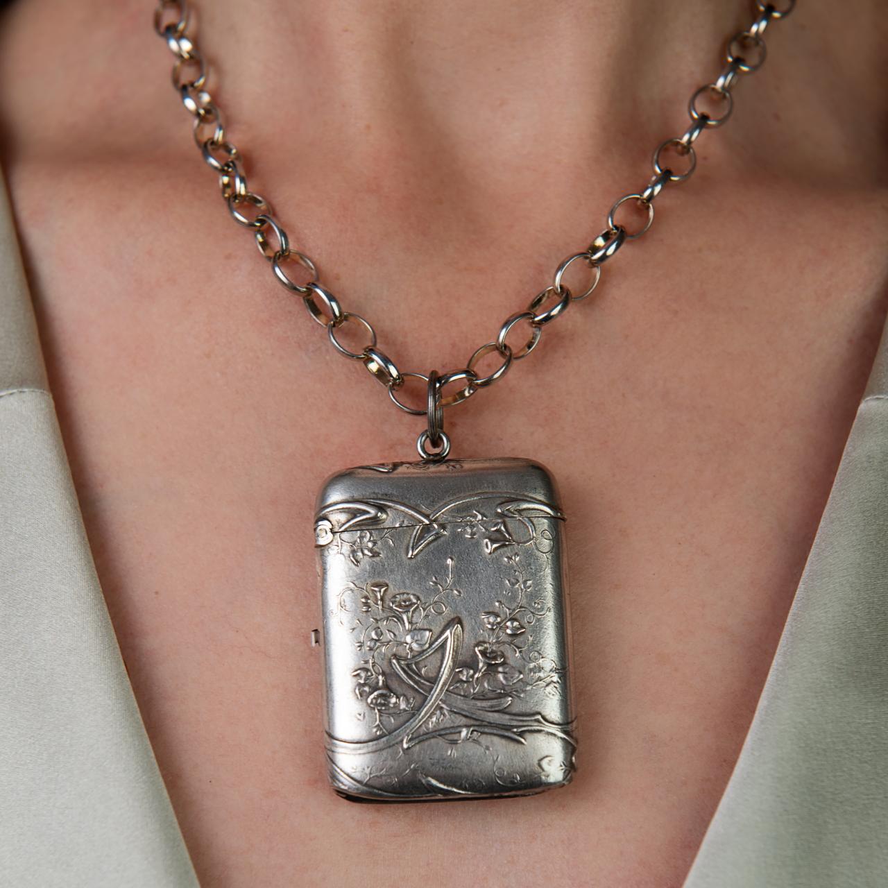 Antique silver vesta case