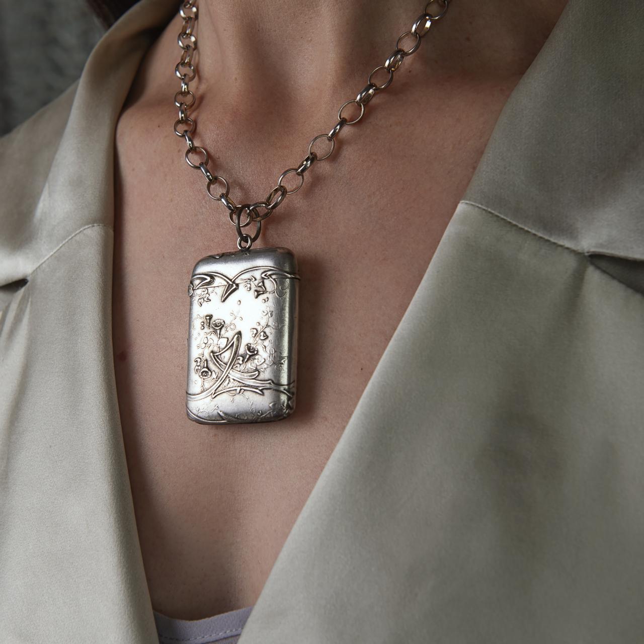 Antique silver vesta case