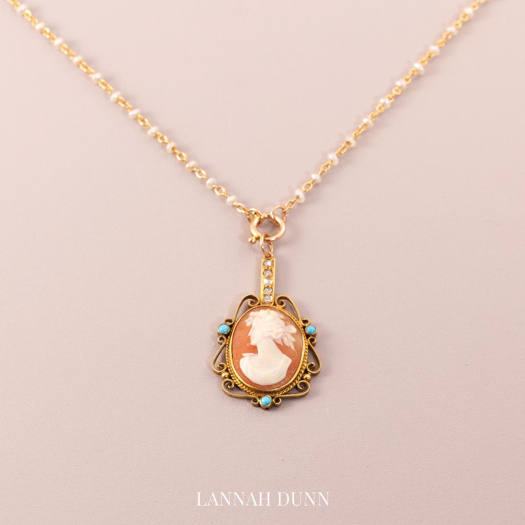 Cameo pendant