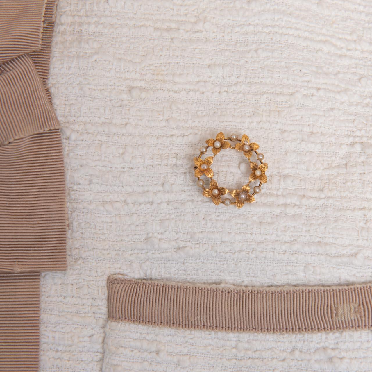 Dainty pearl garland brooch