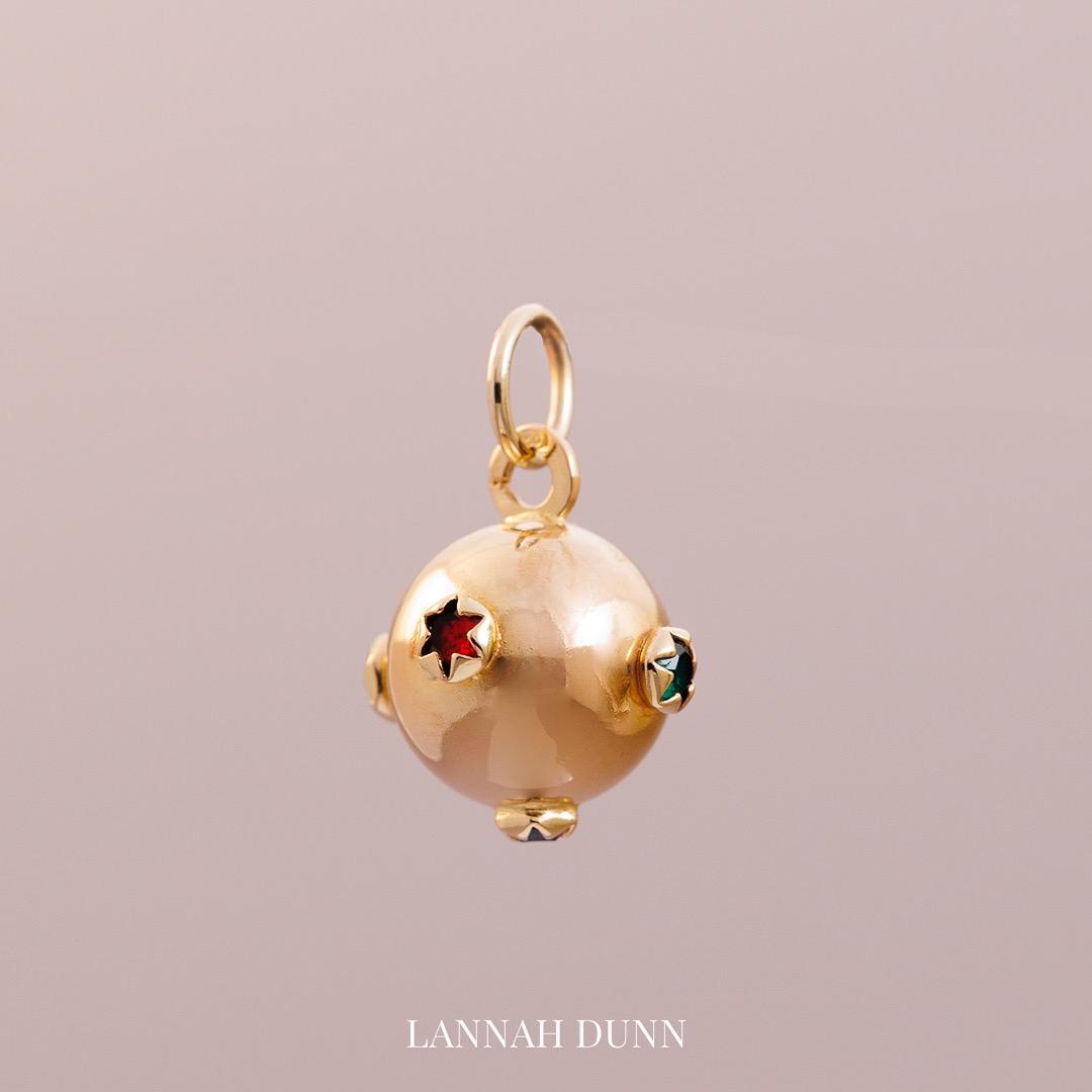 18ct Antique Sputnik charm