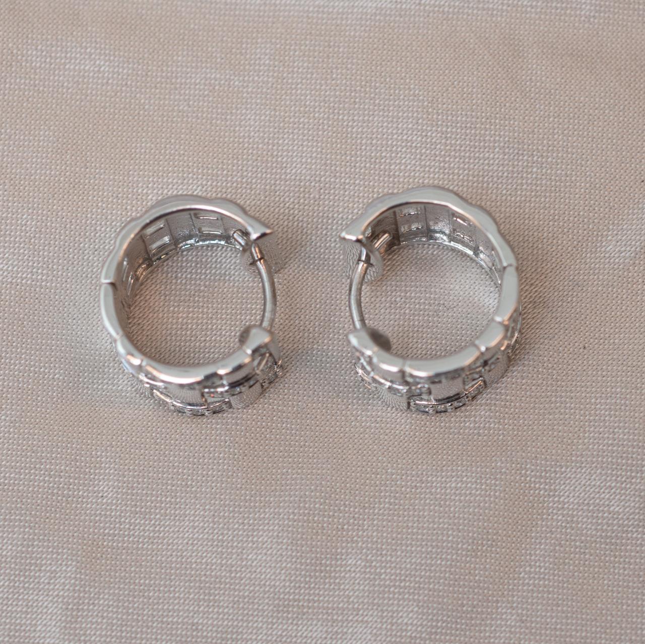 18ct white gold diamond lattice huggies