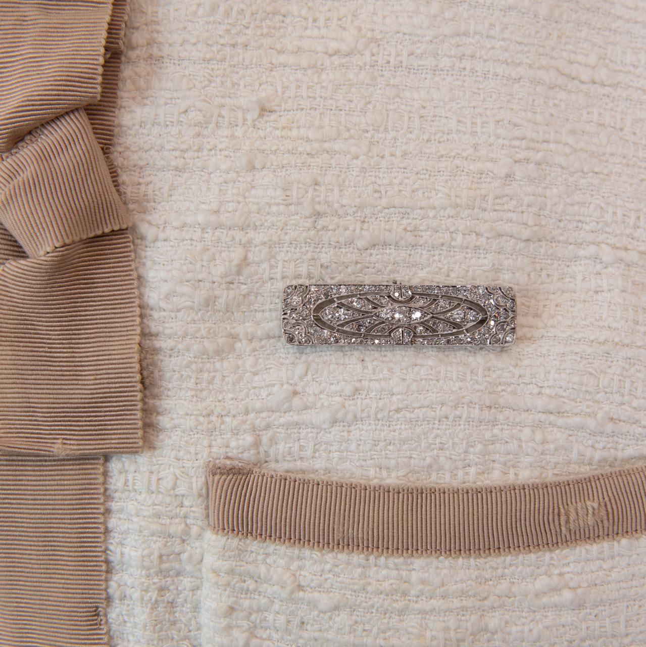 Twinkling diamond, Art Deco plaque brooch