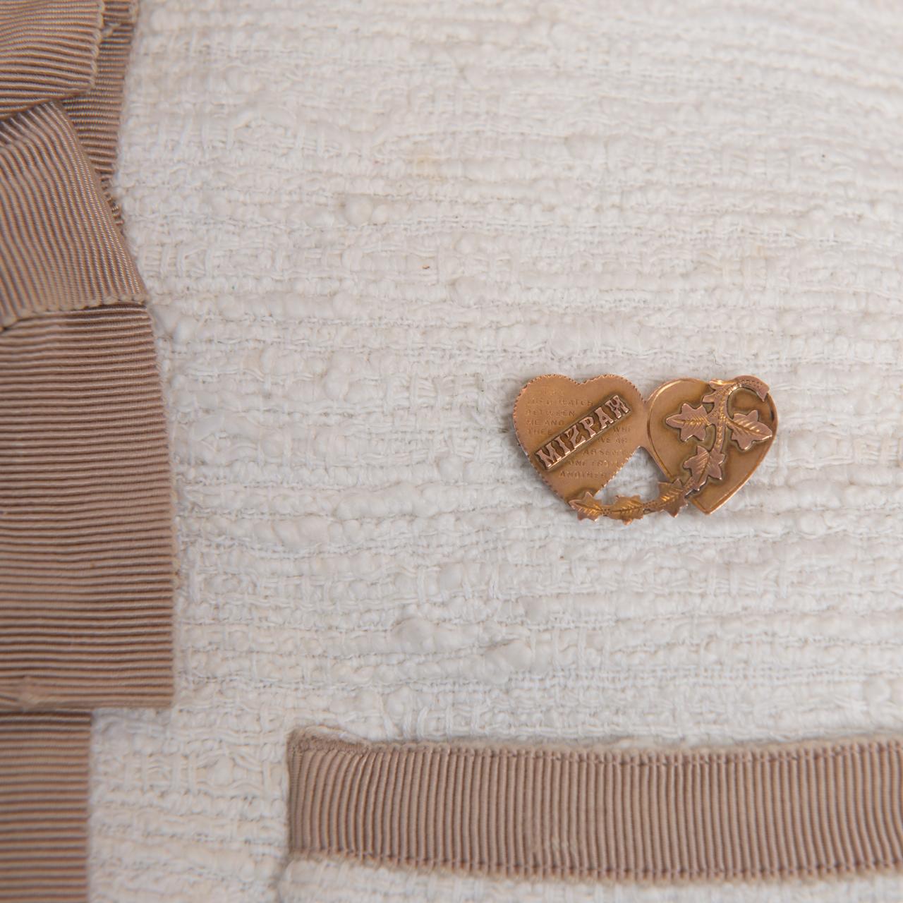 9ct gold double heart MIZPAH sentimental brooch