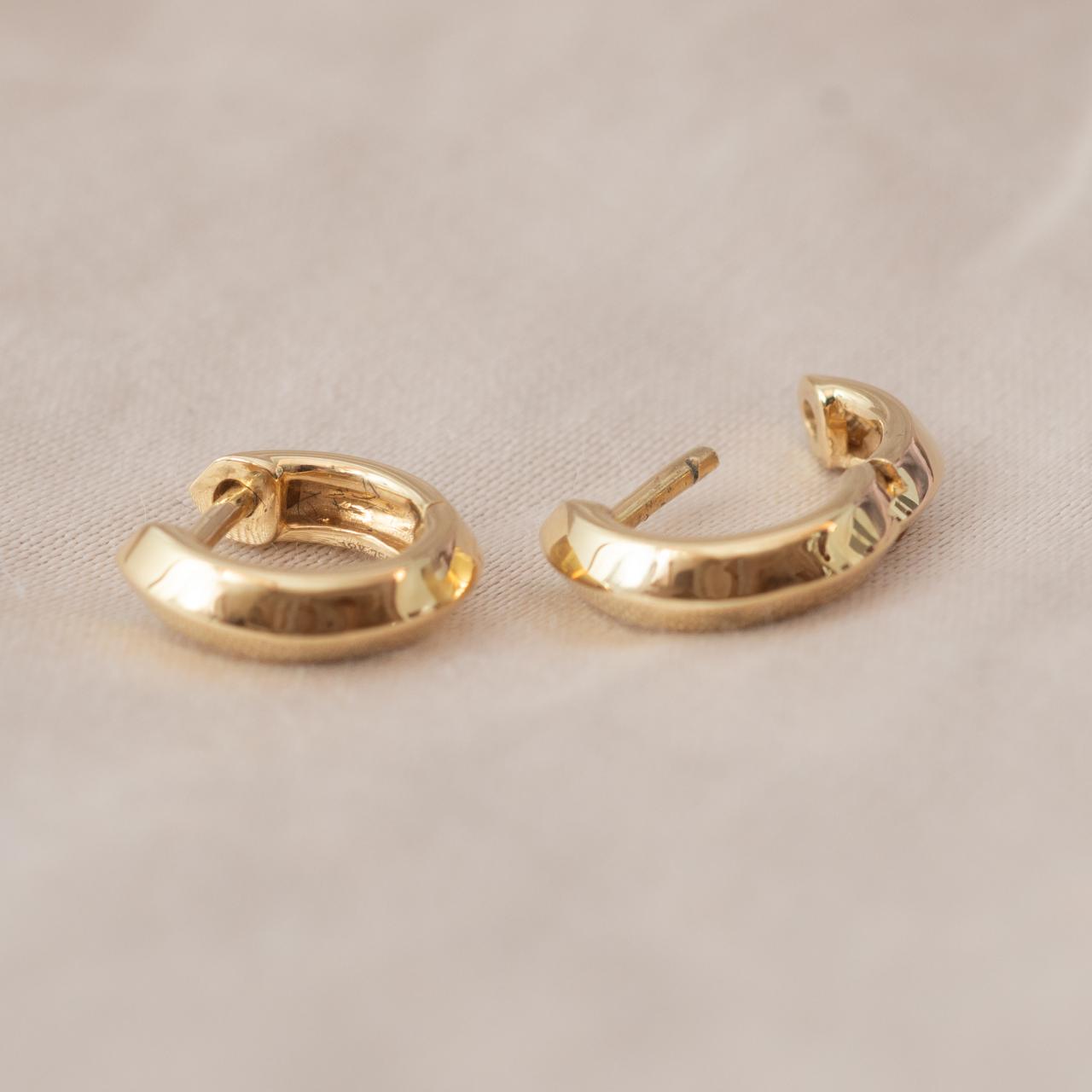 Lovely bright 18ct gold huggies