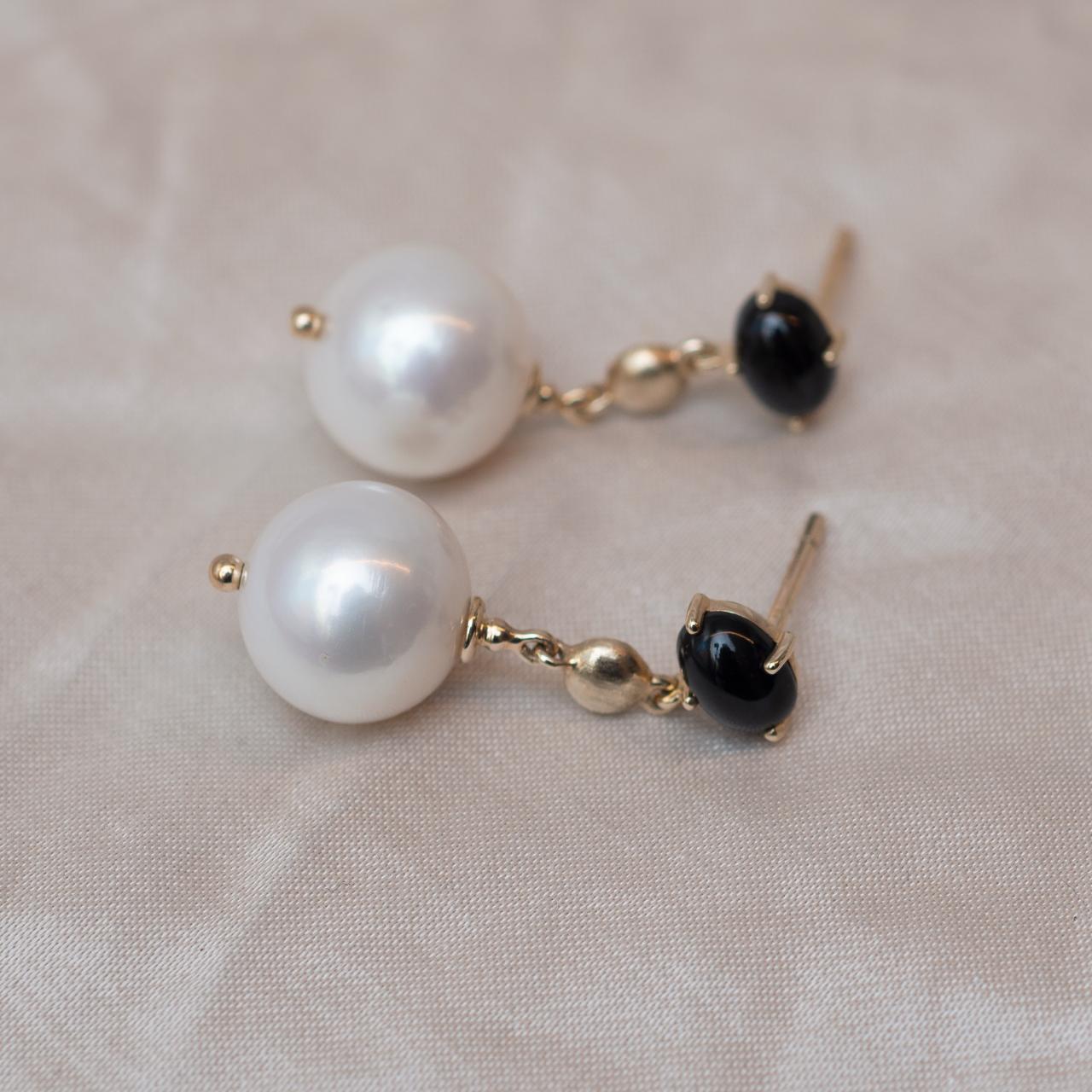 Onyx & pearl drop earrings