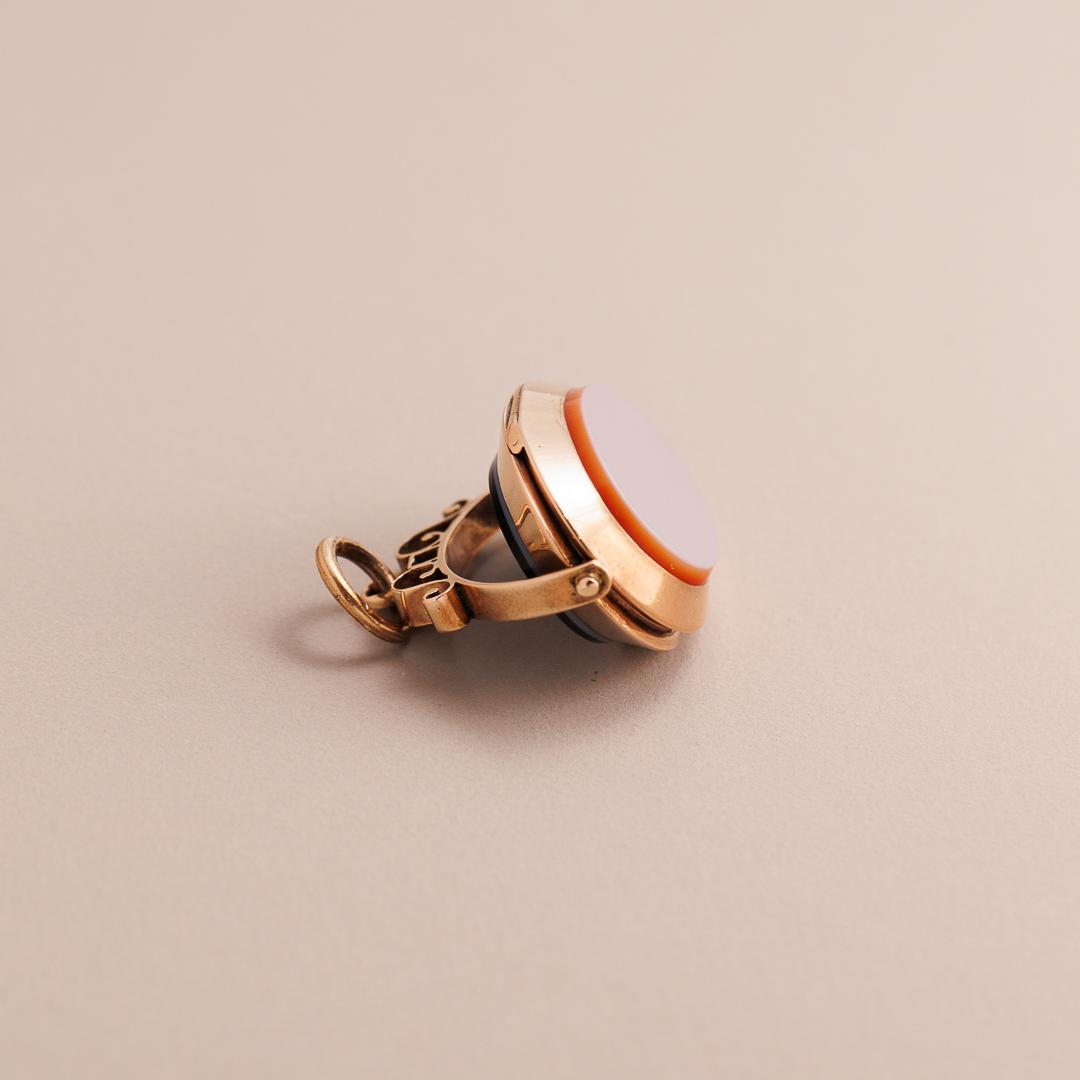 9ct gold locket swivel pendant