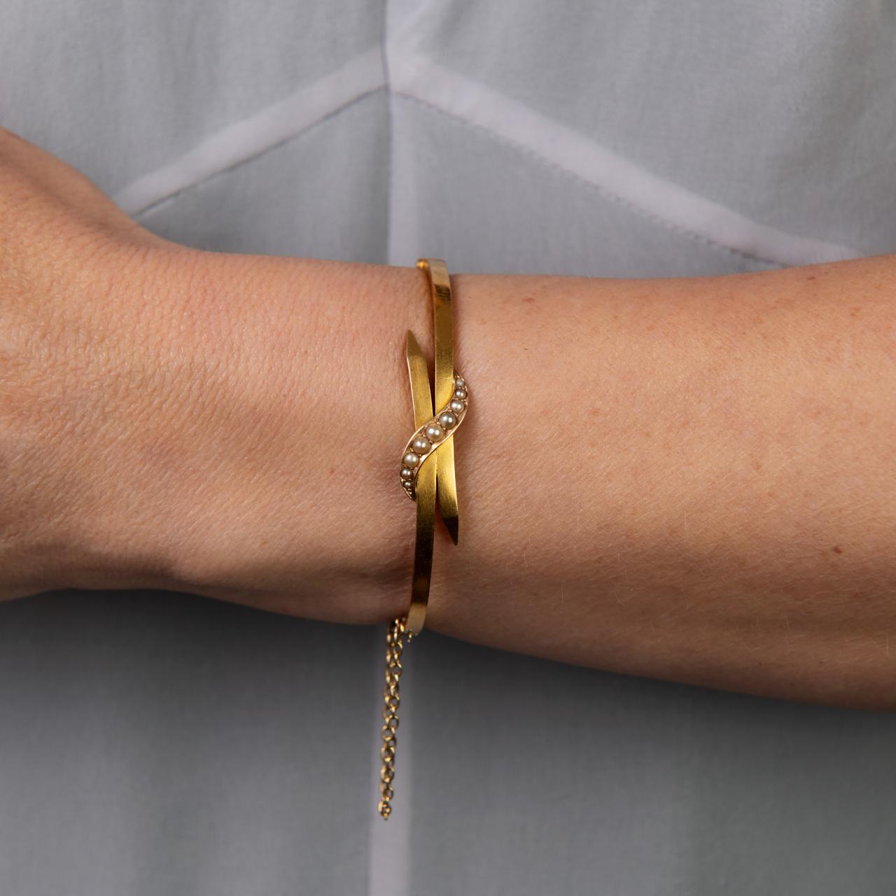 15ct Gold Antique English Bangle