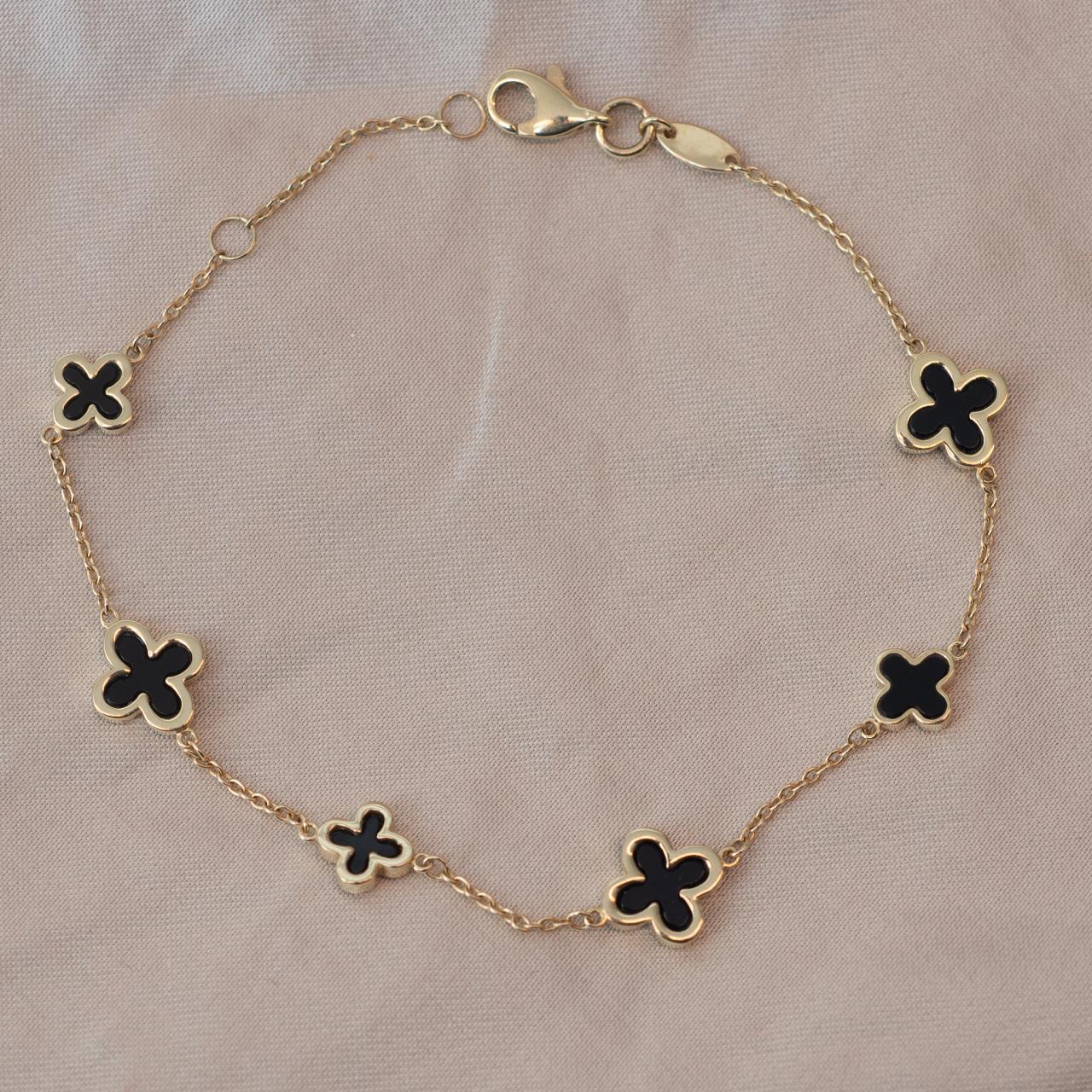 LD Onyx clover dainty bracelet