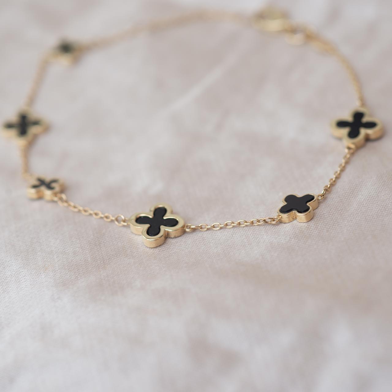 LD Onyx clover dainty bracelet