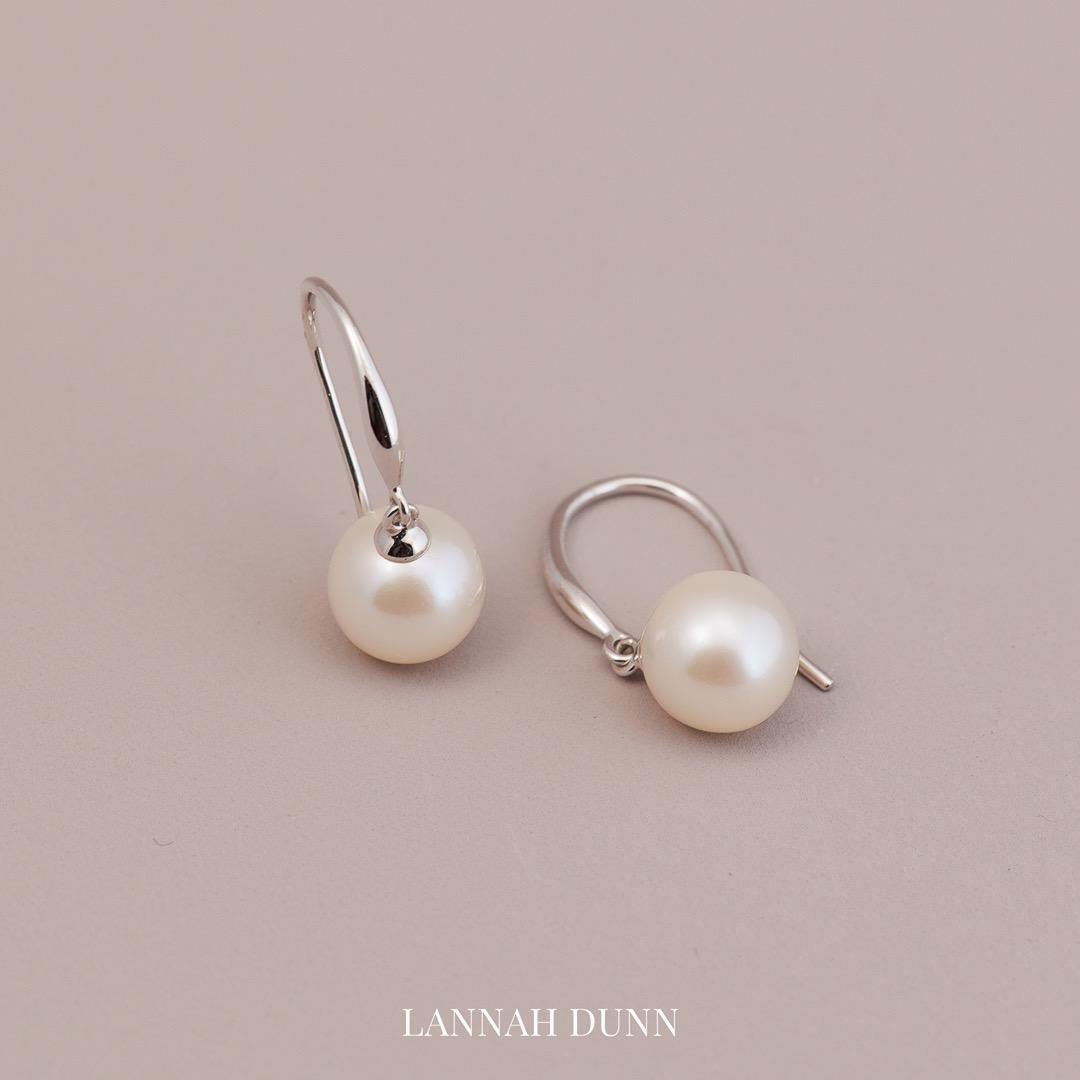 LD Round freshwater pearl drop earrings, white gold