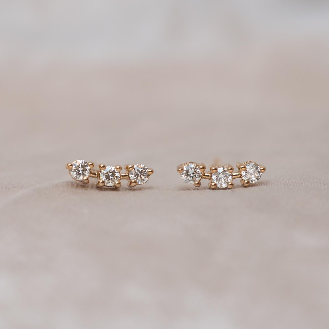 Maxi trio diamond stud earring, yellow gold