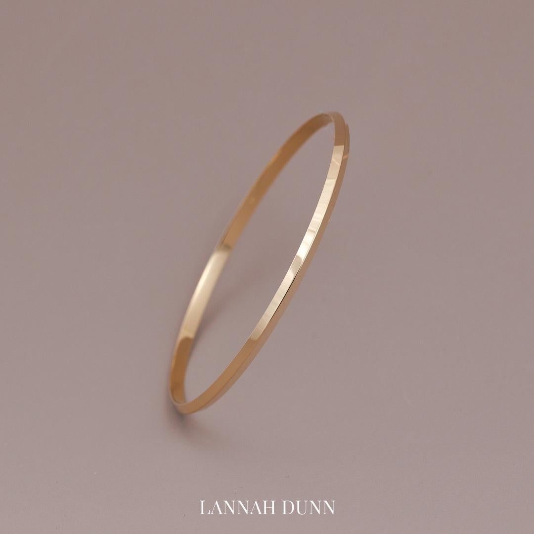 LD Knife edge 9ct solid round bangle