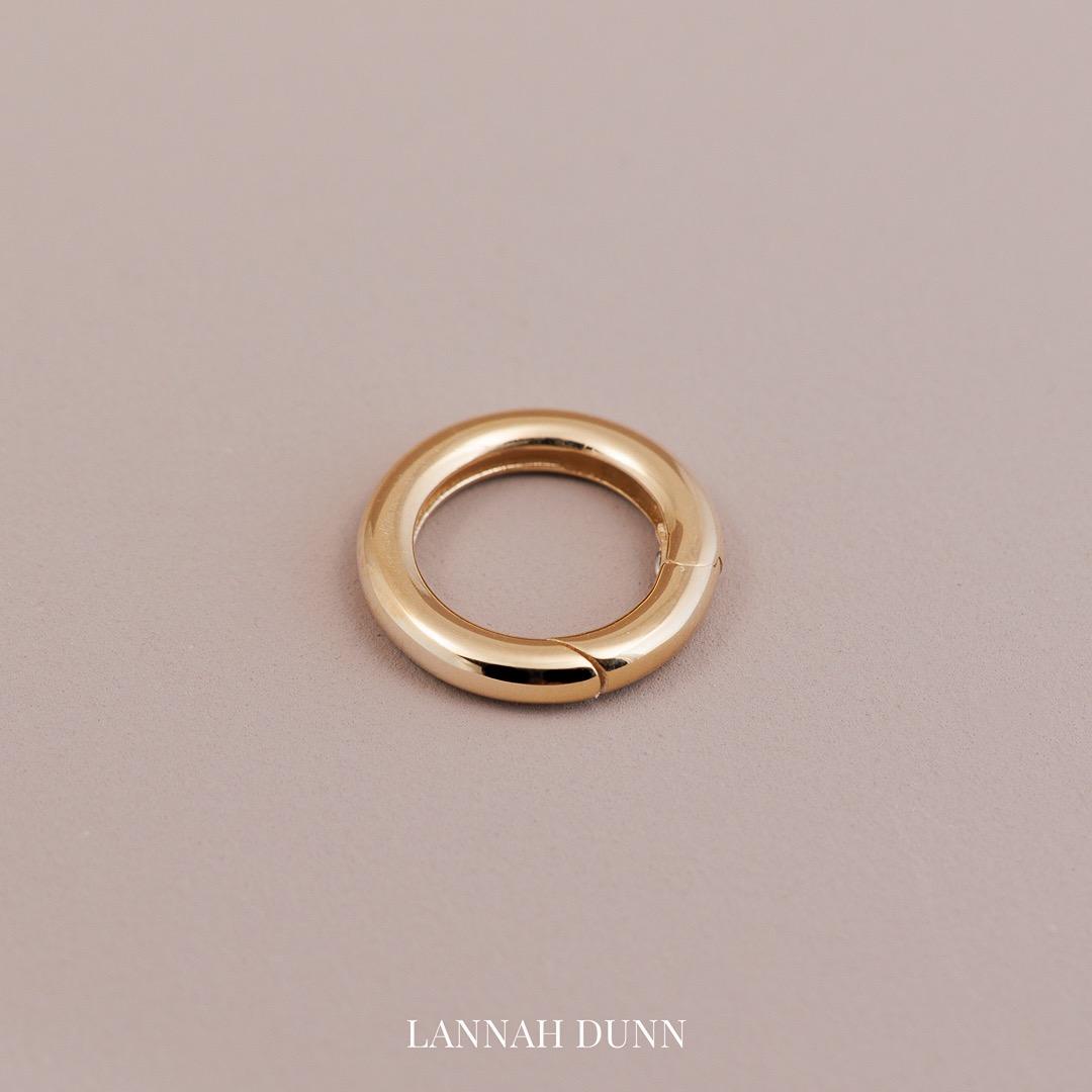 Round push spring clasp, round