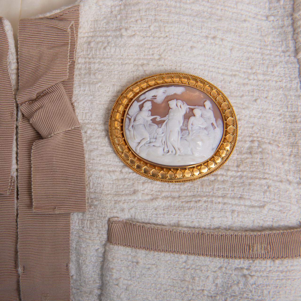 15ct gold antique cameo pendant