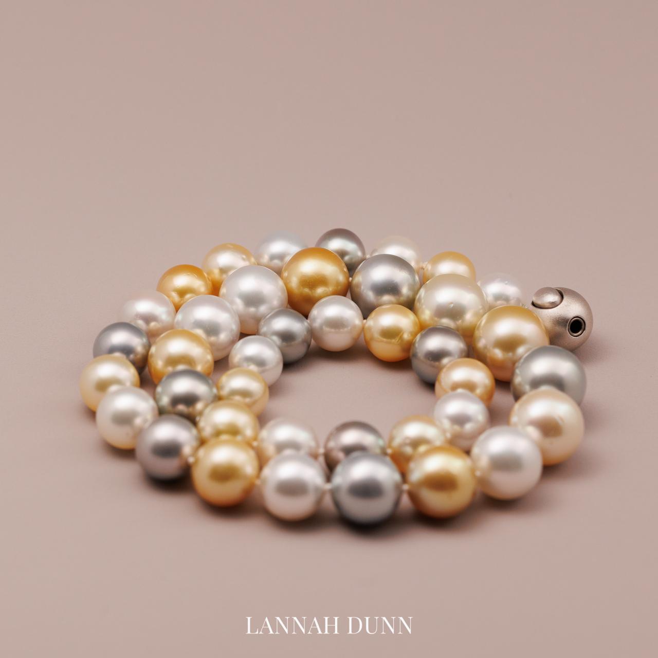 Lustrous soft tone South Sea and Tahitian necklace strand