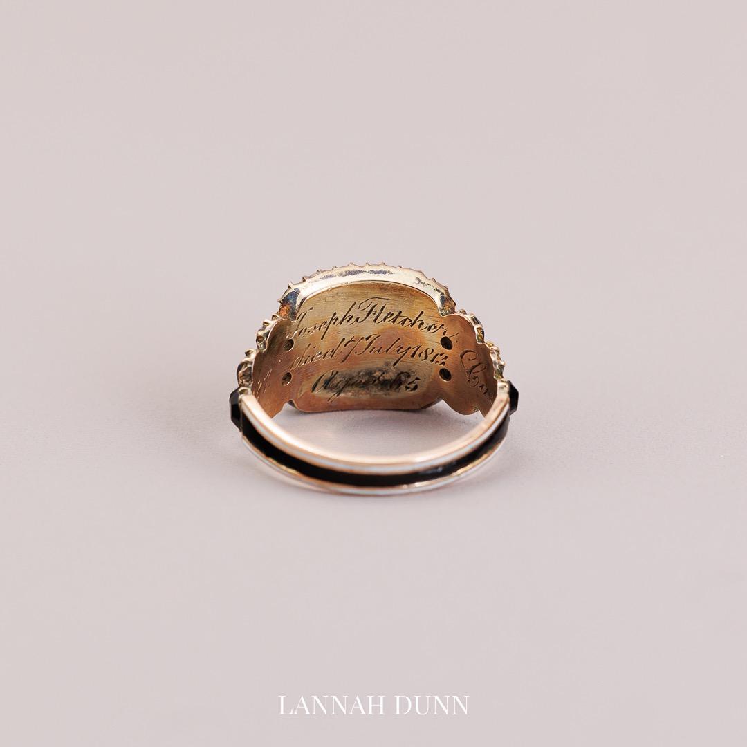 Enamel high-carat memento ring