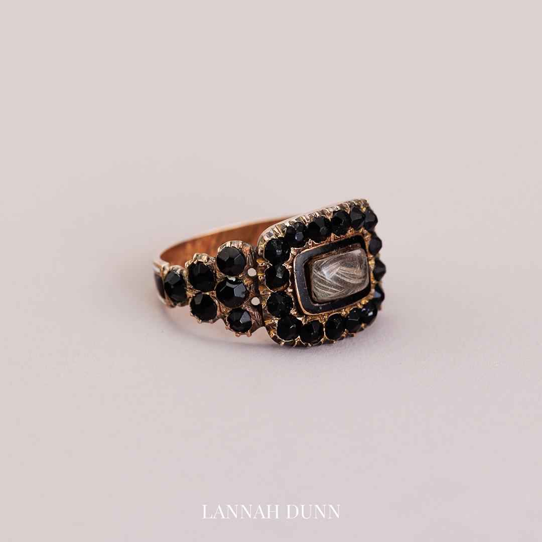 Enamel high-carat memento ring