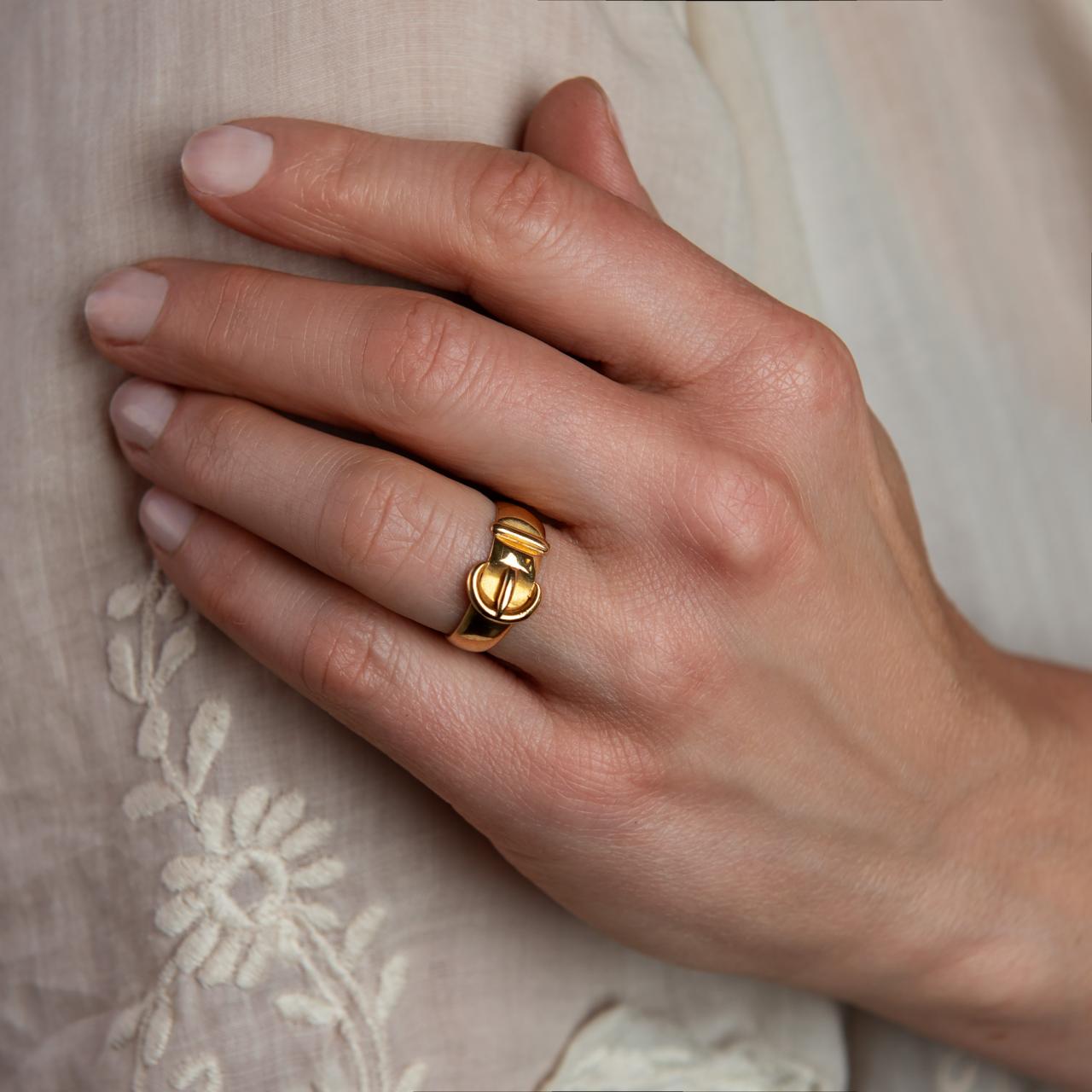 Hallmarked buckle ring