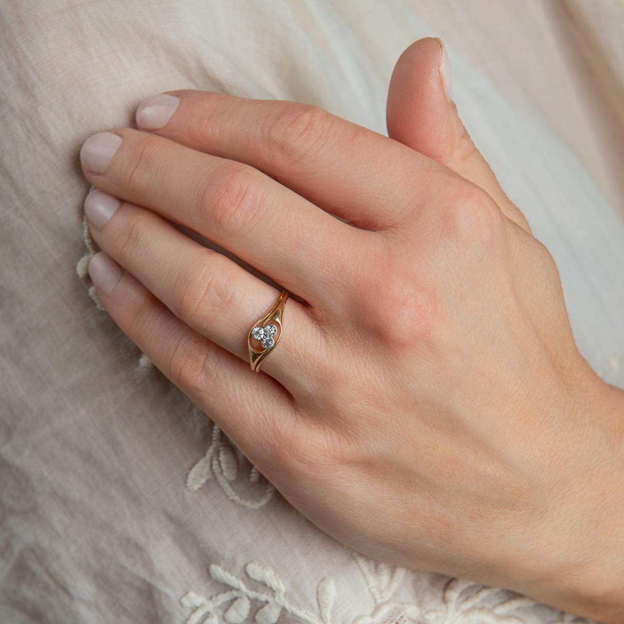 Art Nouveau diamond trefoil diamond ring