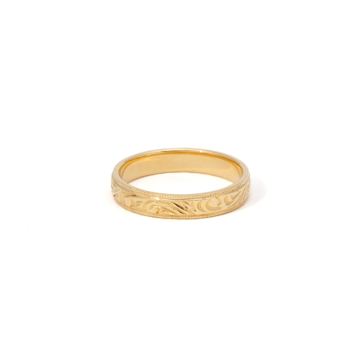 Vintage style carved wedding ring, yellow gold