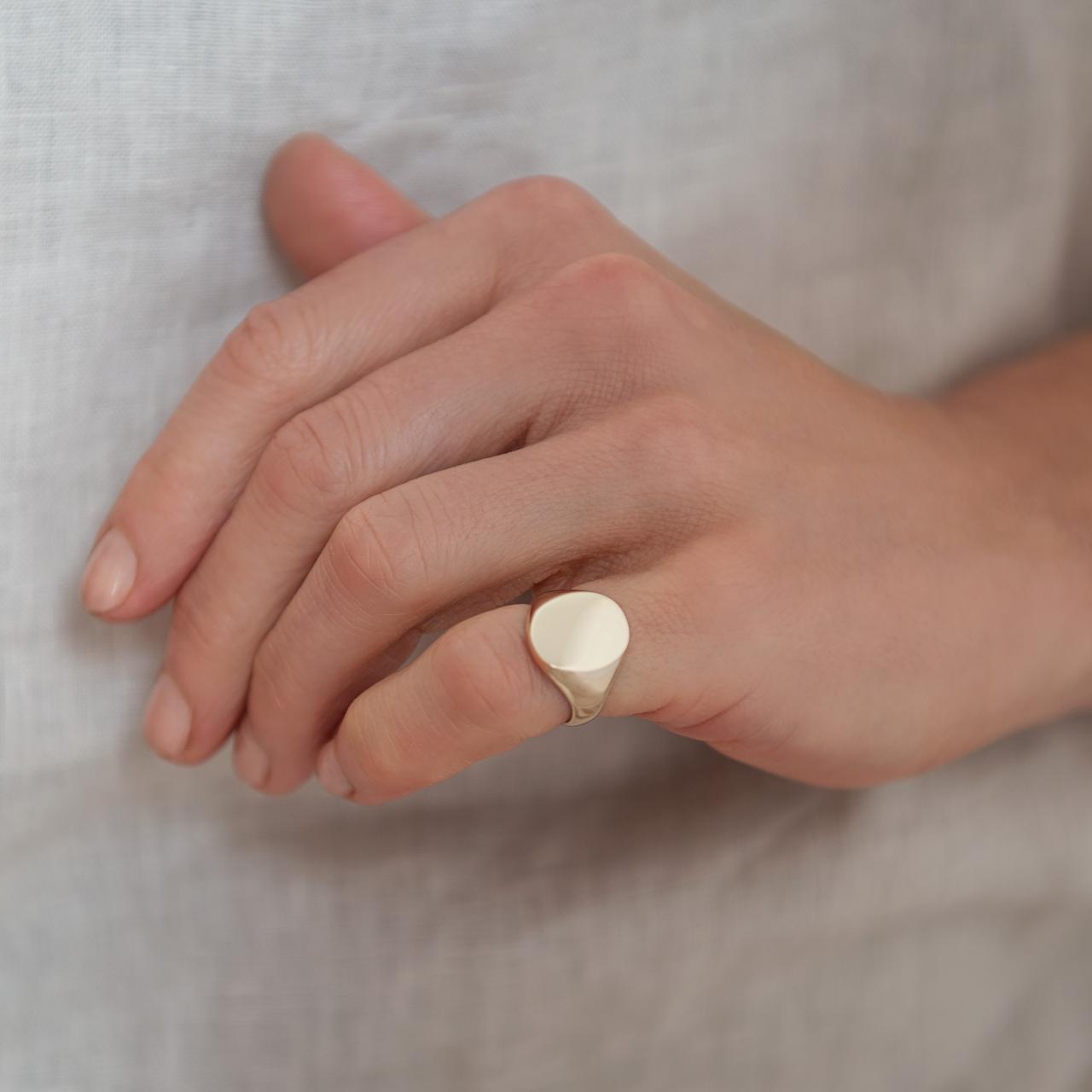 Signature LD Women’s Nouveau Grandi Monogram Ring