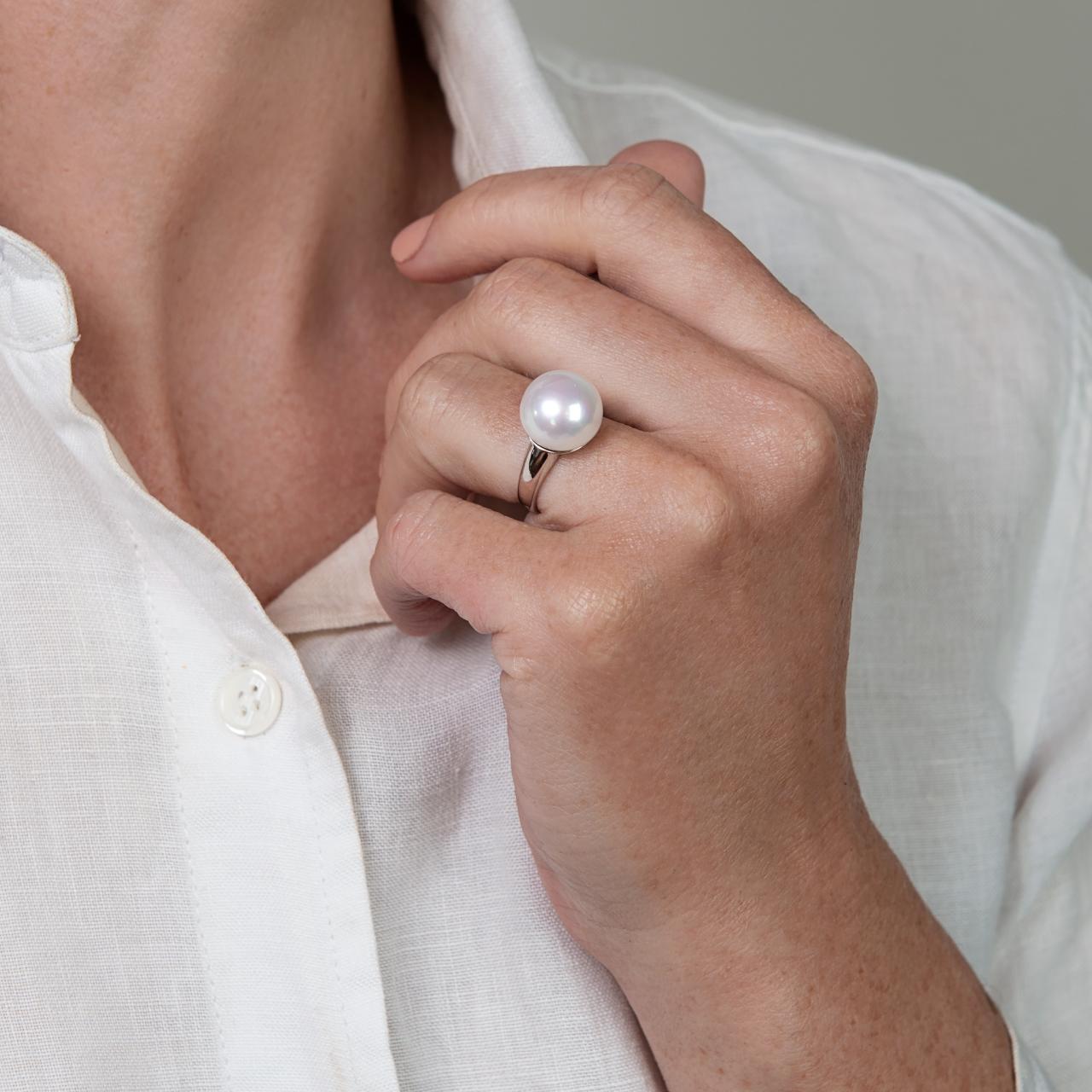 The LD Pearl Ring, White Gold