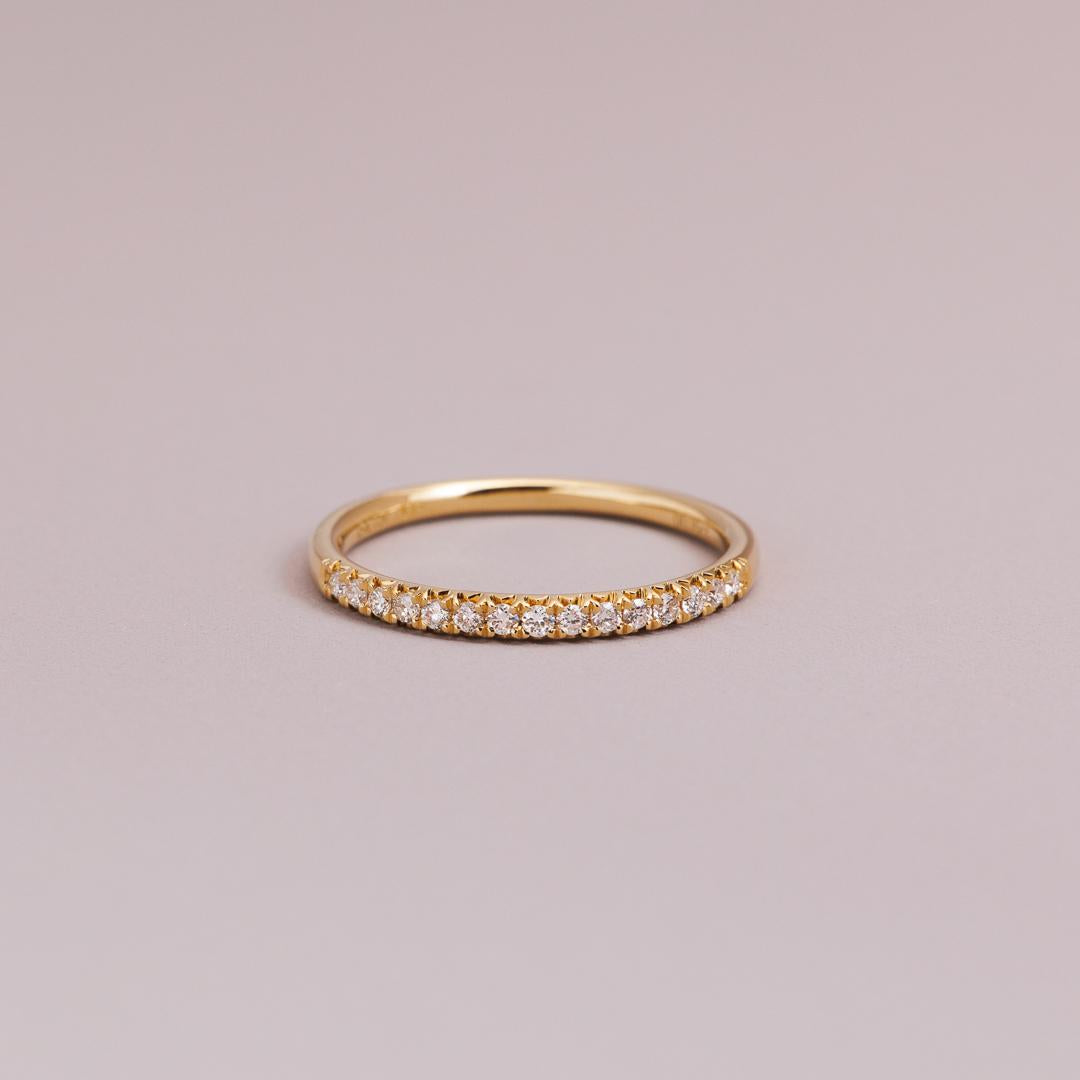 18ct yellow gold and diamond LD mini wedding ring