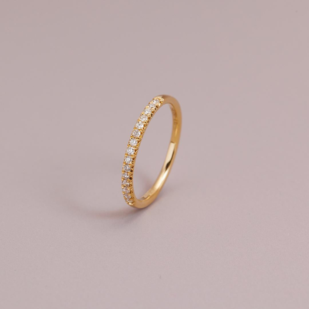 18ct yellow gold and diamond LD mini wedding ring