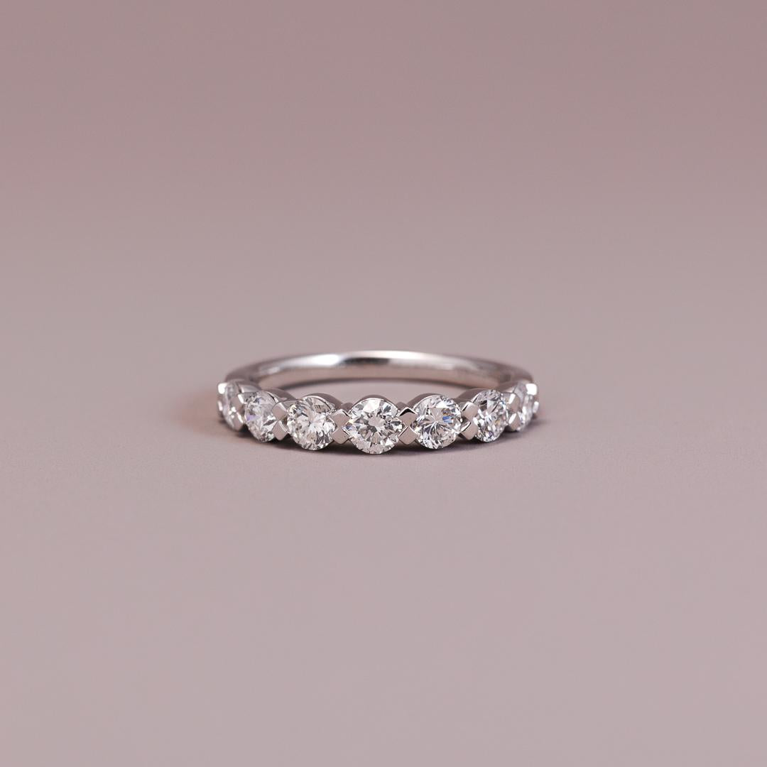 18ct white gold and diamond LD floating diamond ring