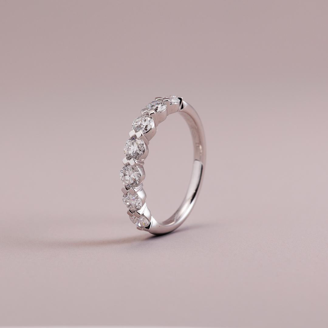 18ct white gold and diamond LD floating diamond ring