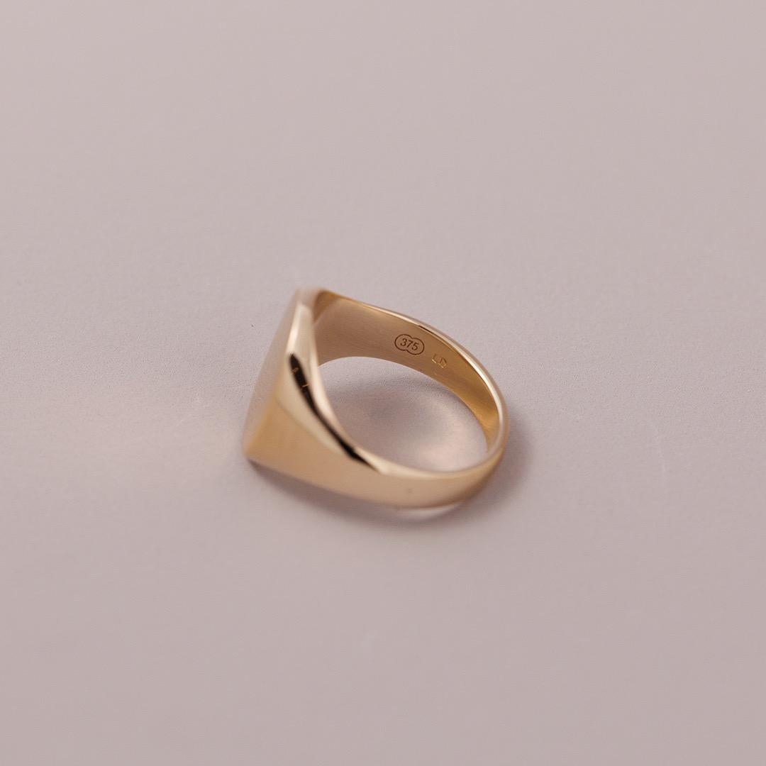 LD Classic monogram ring in yellow gold