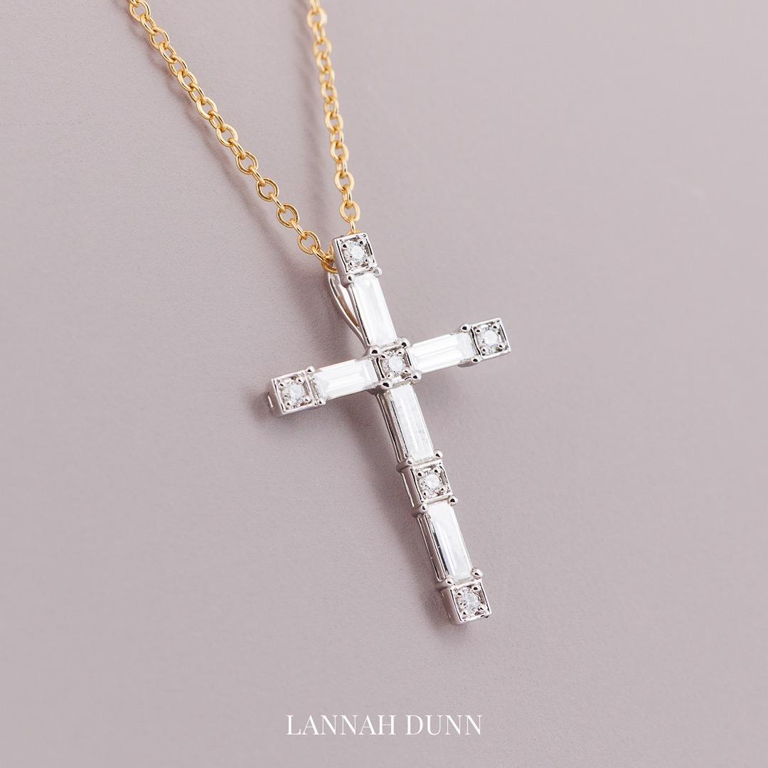Diamond cross