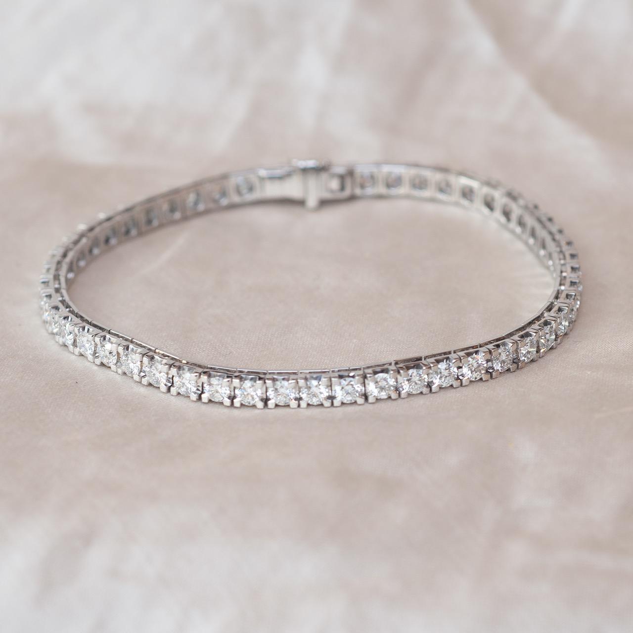 18ct white gold natural diamond line bracelet
