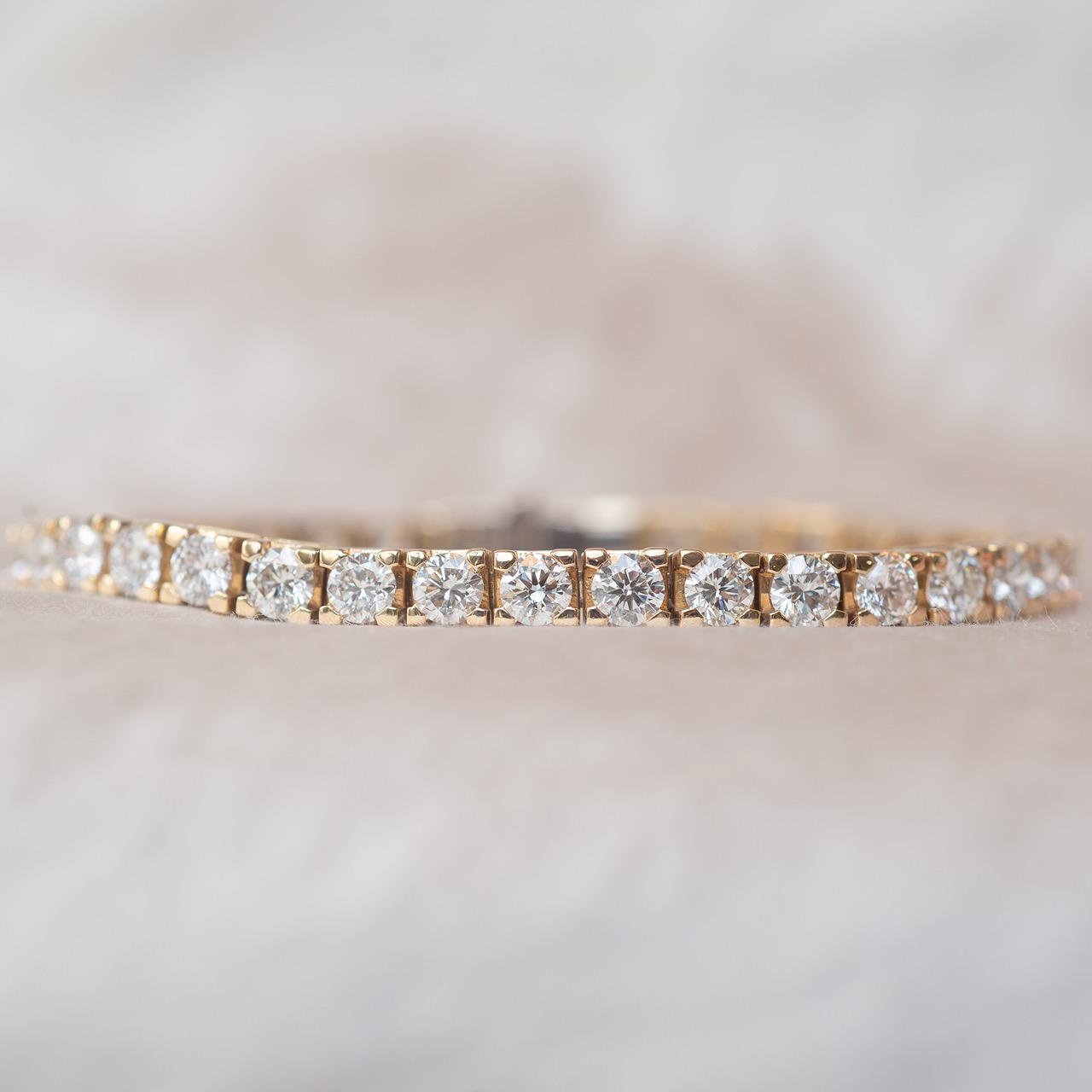 18ct handset natural diamond line bracelet
