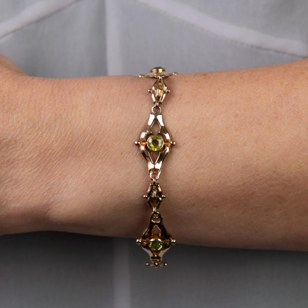 Antique Gold & Peridot Ornate Gate-link Bracelet