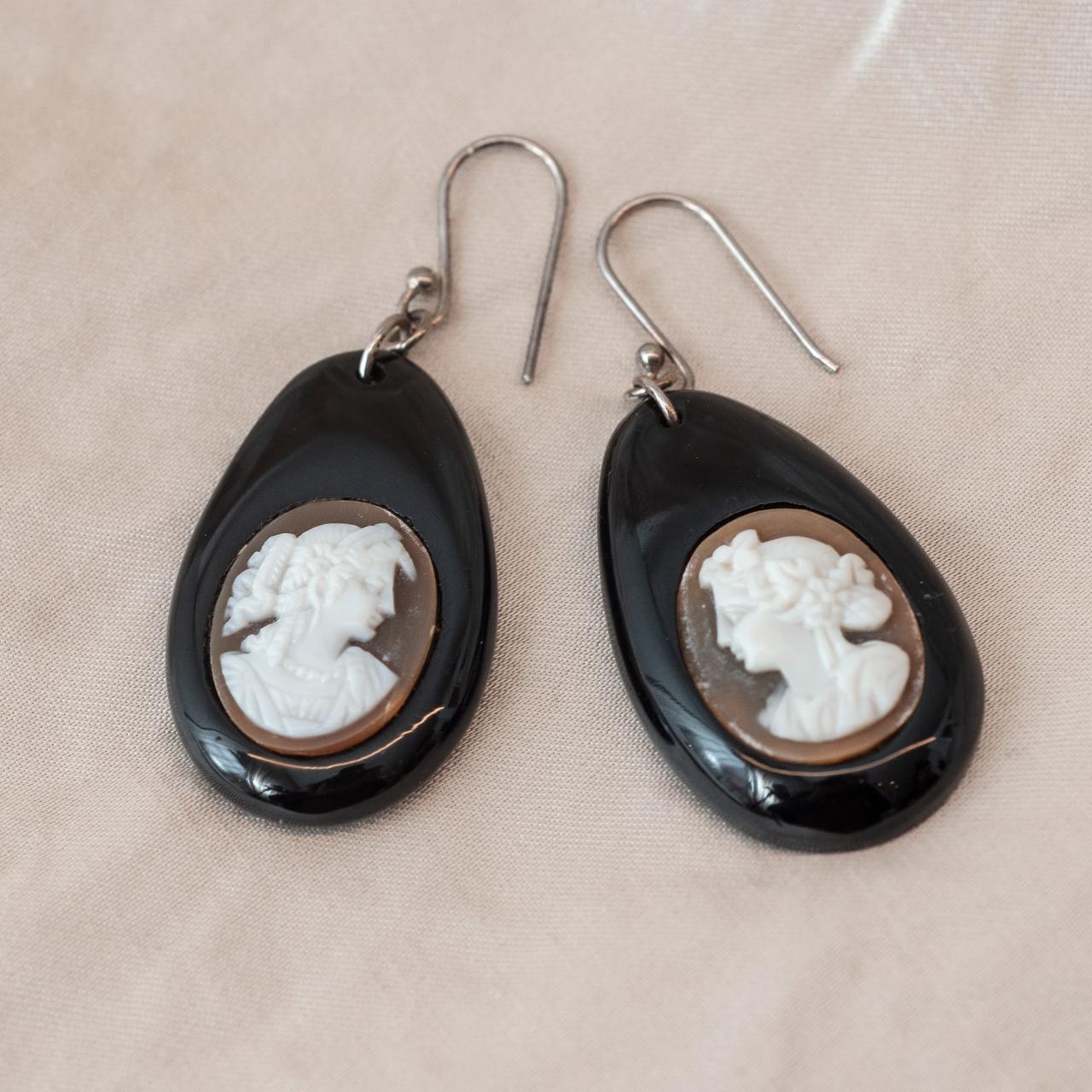 Vintage Cameo drop earrings