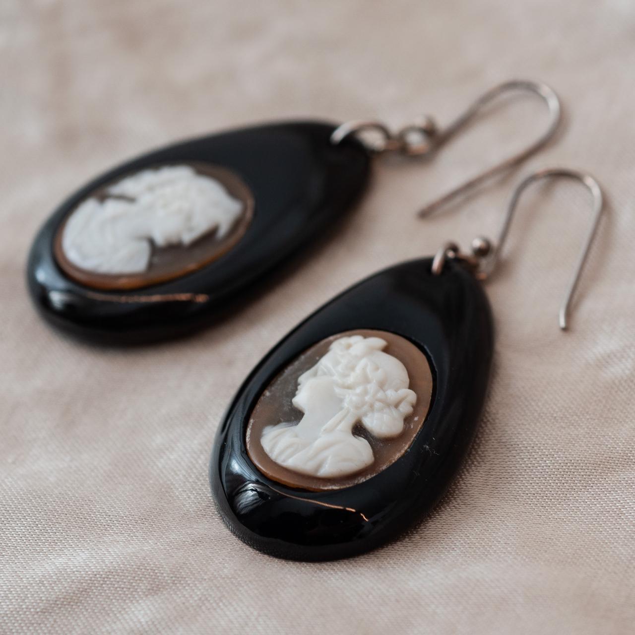 Vintage Cameo drop earrings