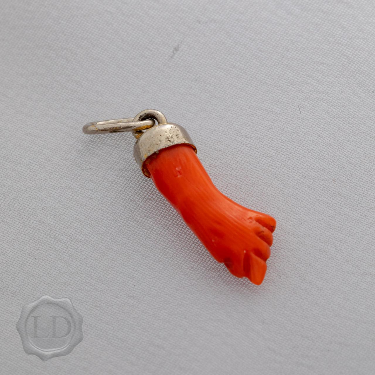 Teeny figa coral silver charm / amulet