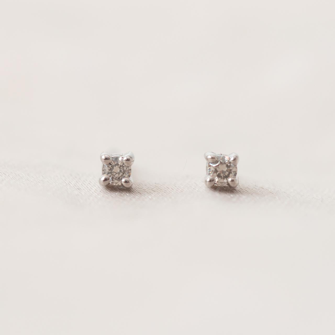 Petit diamond stud earrings